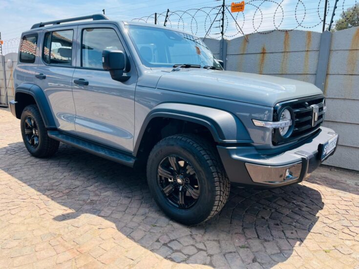 2025 GWM TANK 300 2.4TD LUXURY 4X2 AT – Front Feature Photo