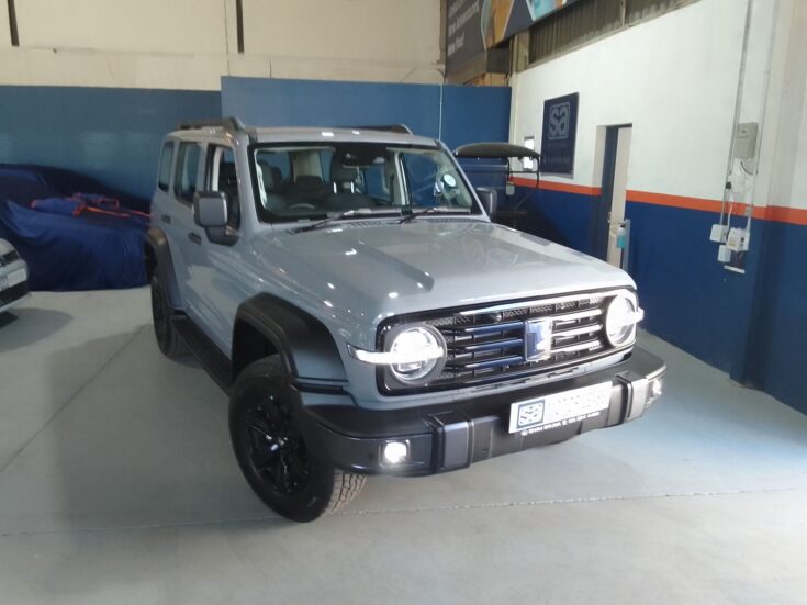 2025 GWM TANK 300 2.4TD LUXURY 4X2 AT – Front Feature Photo