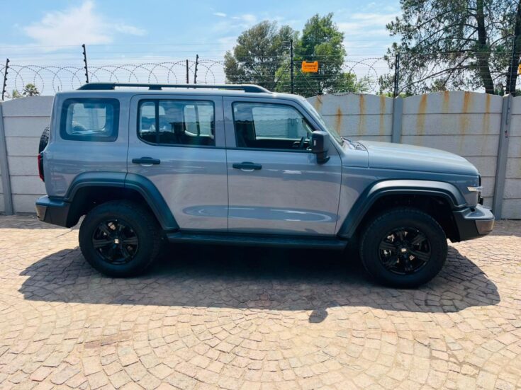 2025 GWM TANK 300 2.4TD LUXURY 4X2 AT – Right Side Photo