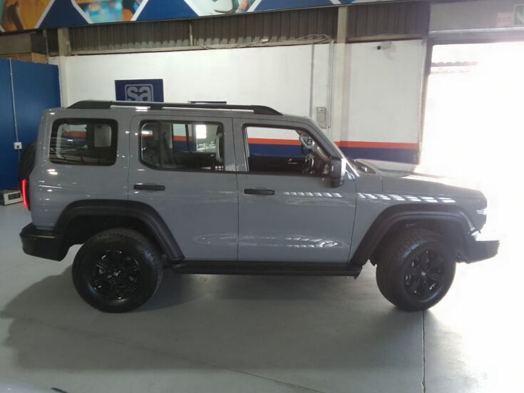 2025 GWM TANK 300 2.4TD LUXURY 4X2 AT – Right Side Photo