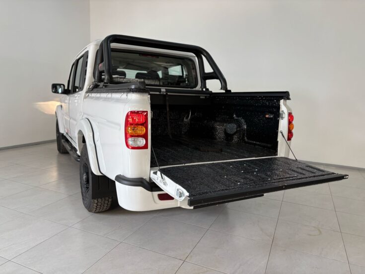 2025 MAHINDRA PIK UP 2.2 MHAWK S11 A/T P/U D/C – Right Side Photo