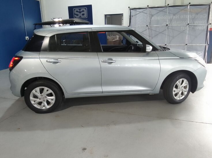 2025 SUZUKI SWIFT 1.2 GL+ MANUAL – Right Side Photo