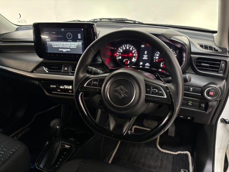 2025 SUZUKI SWIFT 1.2 GLX MANUAL – Interior