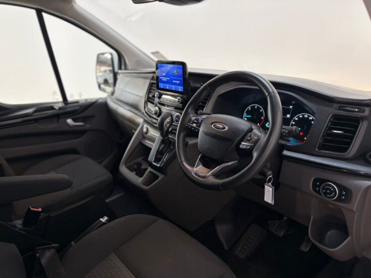 FORD TOURNEO CUSTOM 2.0TDCi TREND A/T – Right Side Photo