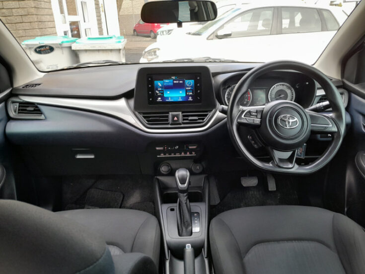 2022 TOYOTA STARLET 1.5 XS A/T - Image 11