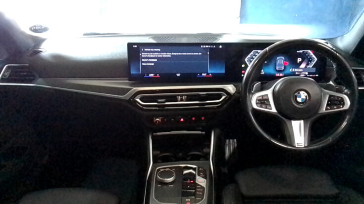 2023 BMW 318I SPORT LINE A/T - Dashboard