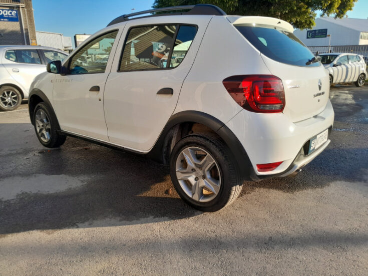 2019 RENAULT SANDERO 900T EXPRESSION MANUAL - Image 6