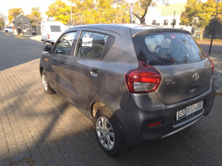 2024 TOYOTA VITZ 1.0 MANUAL - Image 6