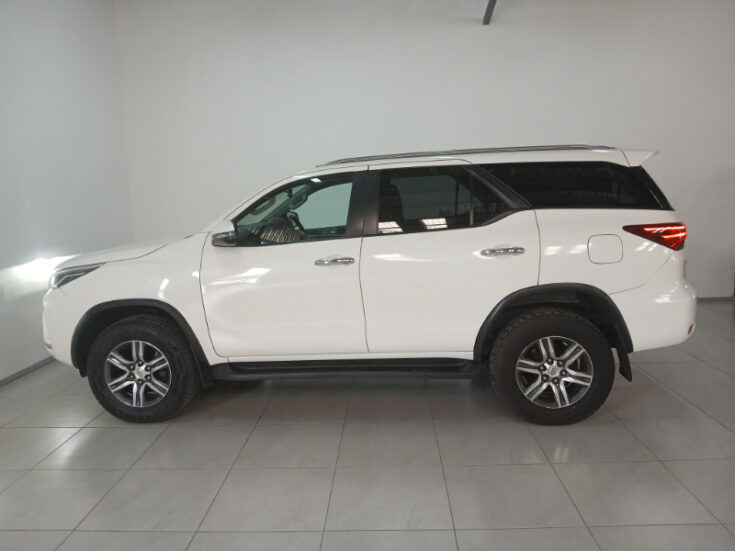 2021 TOYOTA FORTUNER 2.4 GD-6 RB AT - Image 3