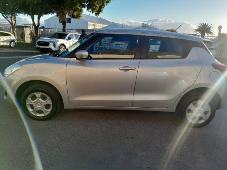 2022 SUZUKI SWIFT 1.2 GA MANUAL - Image 3