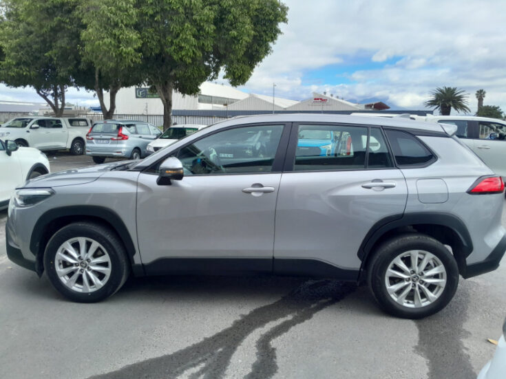 2023 Toyota Corolla Cross 1.8Xi - Image 3