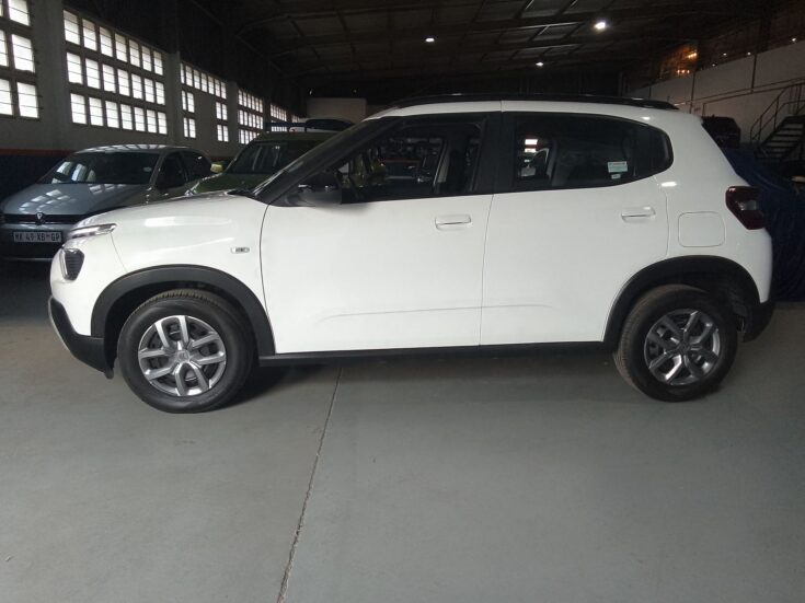 2023 TOYOTA VITZ 1.0 XR AMT - Left Side Photo