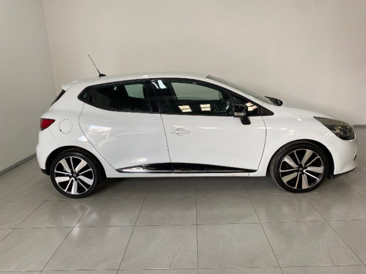 2013 RENAULT CLIO IV 900T EXPRESSION 5DR - Image 4