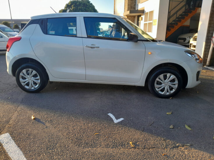 2022 SUZUKI SWIFT 1.2 GA MANUAL - Image 4