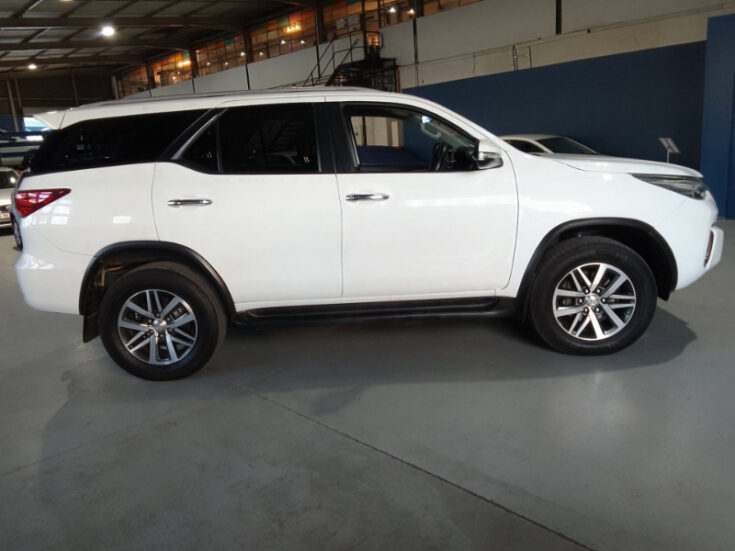 2017 TOYOTA FORTUNER 2.8GD-6 R/B - Image 4
