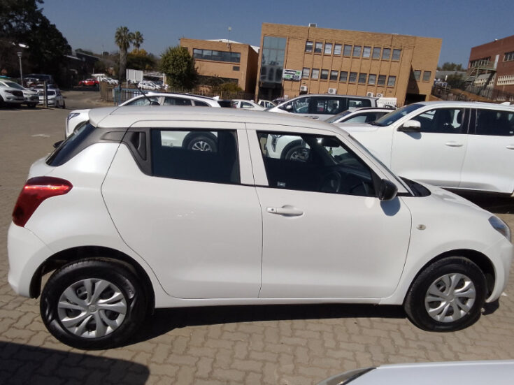 2022 SUZUKI SWIFT 1.2 GA MANUAL - Image 4