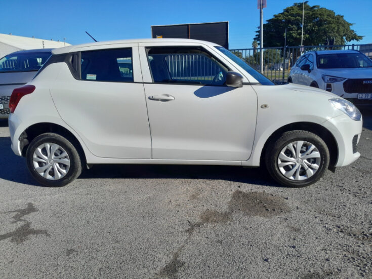 2022 SUZUKI SWIFT 1.2 GA MANUAL - Image 4