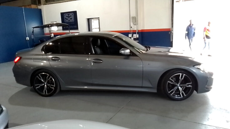2023 BMW 318I SPORT LINE A/T - Right Side