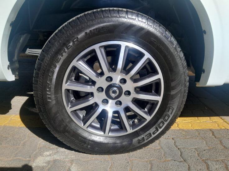 2023 GWM P-SERIES PV DCAB 2.0TD LS 4X2 8AT - Image 13