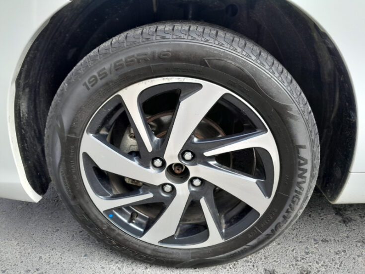 2022 TOYOTA STARLET 1.5 XS A/T - Image 13
